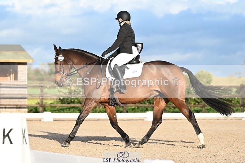 231105-145726-02523 - Cls 5 Novice 27 Start to 15.30 break