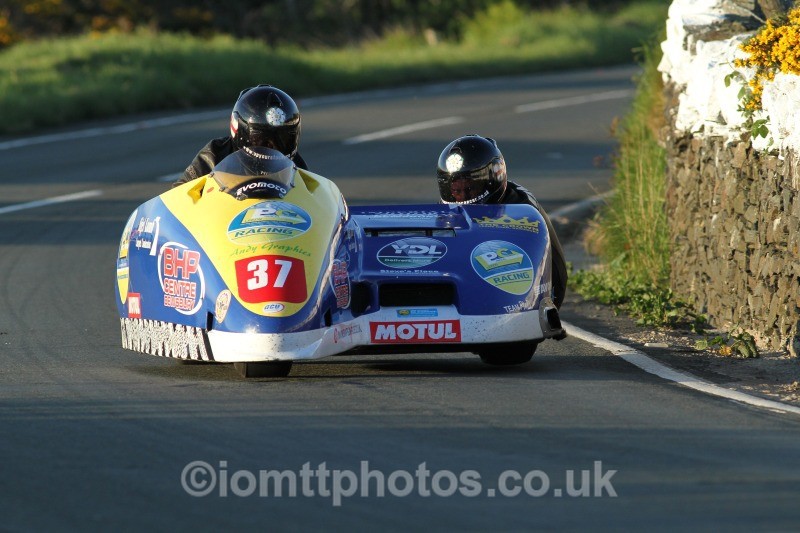 David Hirst / Benjamin Binns Honda / Leeds Parcel Company - Monday Practice - Sidecars