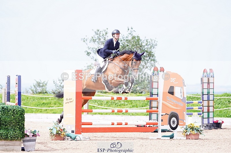 240803A-105910-07327 - Cls 29 Snr Foxhunter