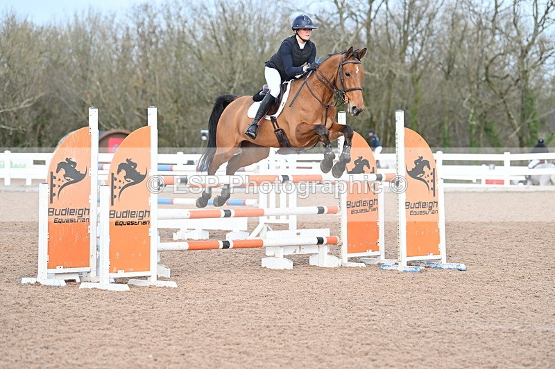 231208A-123327-00739 - Cls 5 Newcomers & 1.10m Open