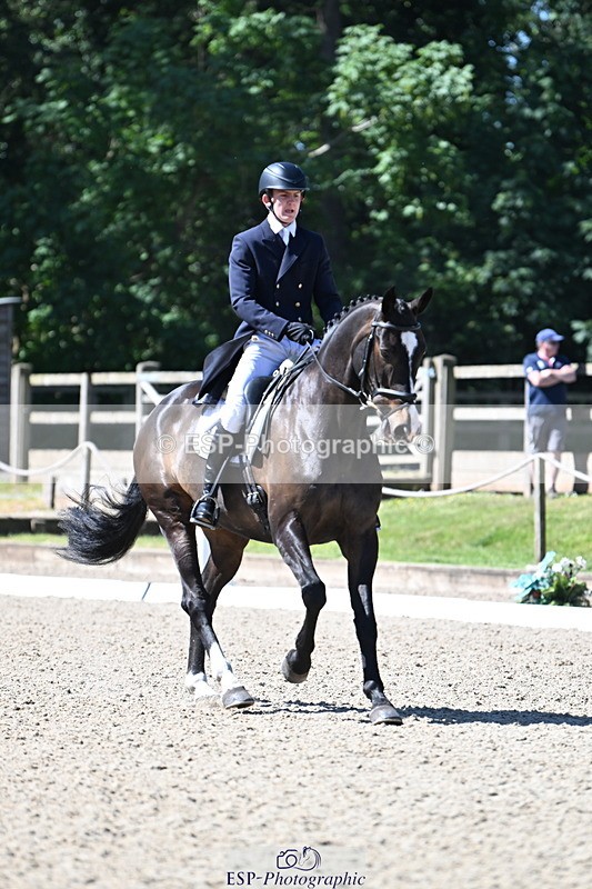 250522A-103326-03136 - A-012-Archie.Tulloch-ZIPPED.UP