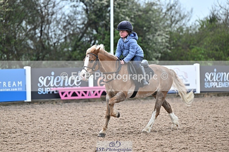 260414-152222-00065 - Cls 1+2 Clear Round 40cm and 50cm