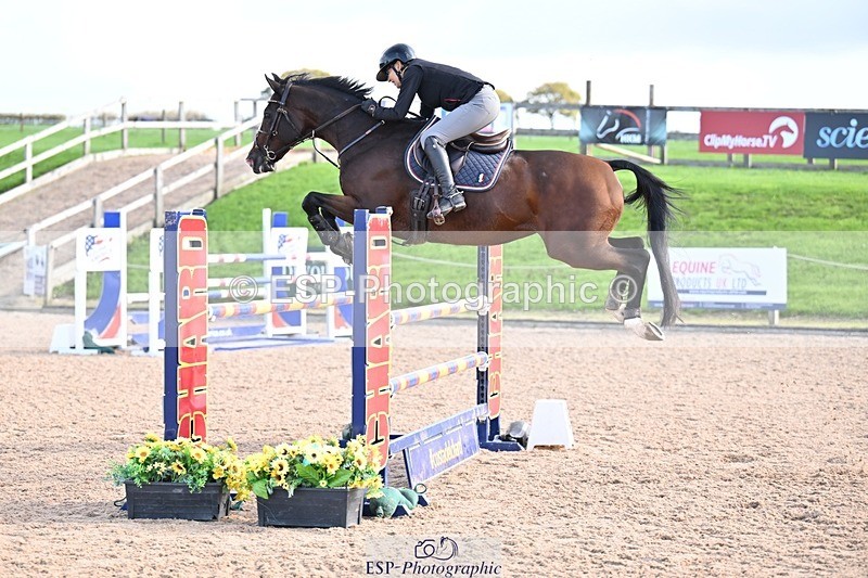 251005-104147-02835 - Cls 15 Foxhunter and 1.20m