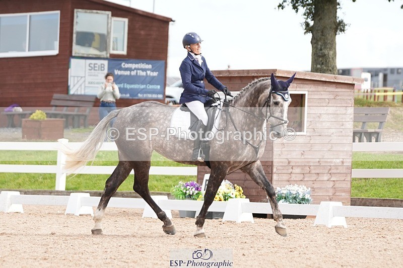 250906-113029-01635 - 008-Caroline.LynchHio.Easter.Rose