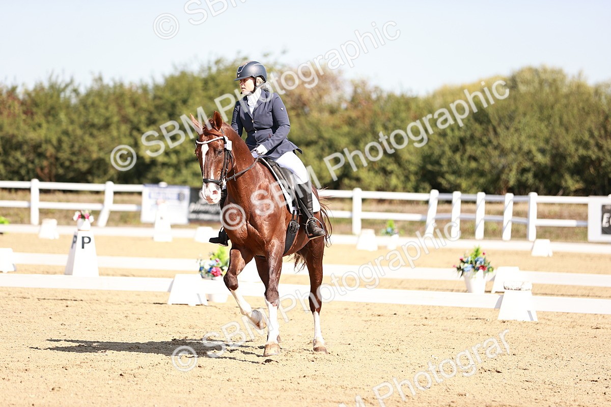 SBM_004443 - Class 12 - Novice 5 - 10.31-11.41