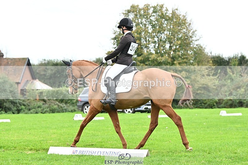 241024-110603-02359 - 314-Beth.Jones-FANTASY.CHILLI.(GB)