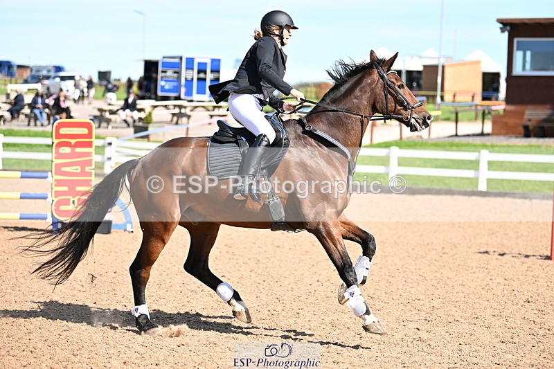 240914A-140703-07537 - Cls 24-S 1.05m Amateur Qualifier