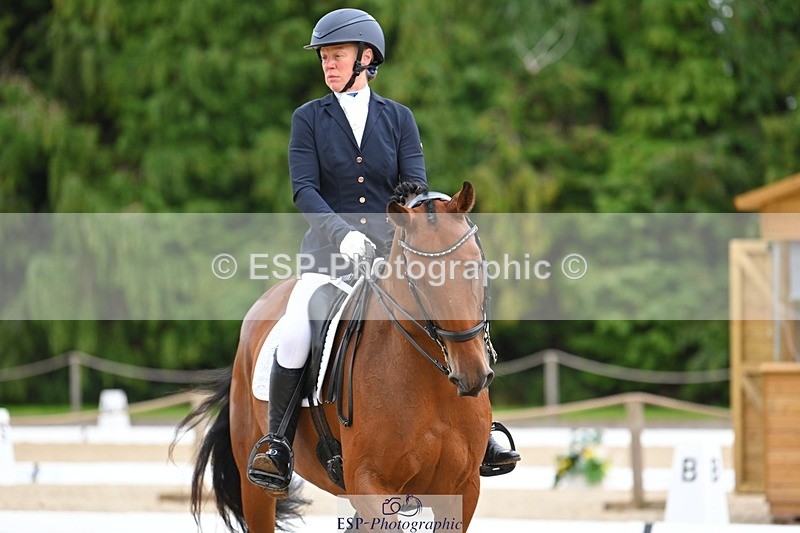 230813-172226-08644 - Cls 14 Medium Silver 16.45 to End