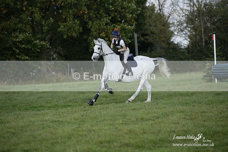  WWHT 171021 3985 - Open (1.00m)  17/10/21