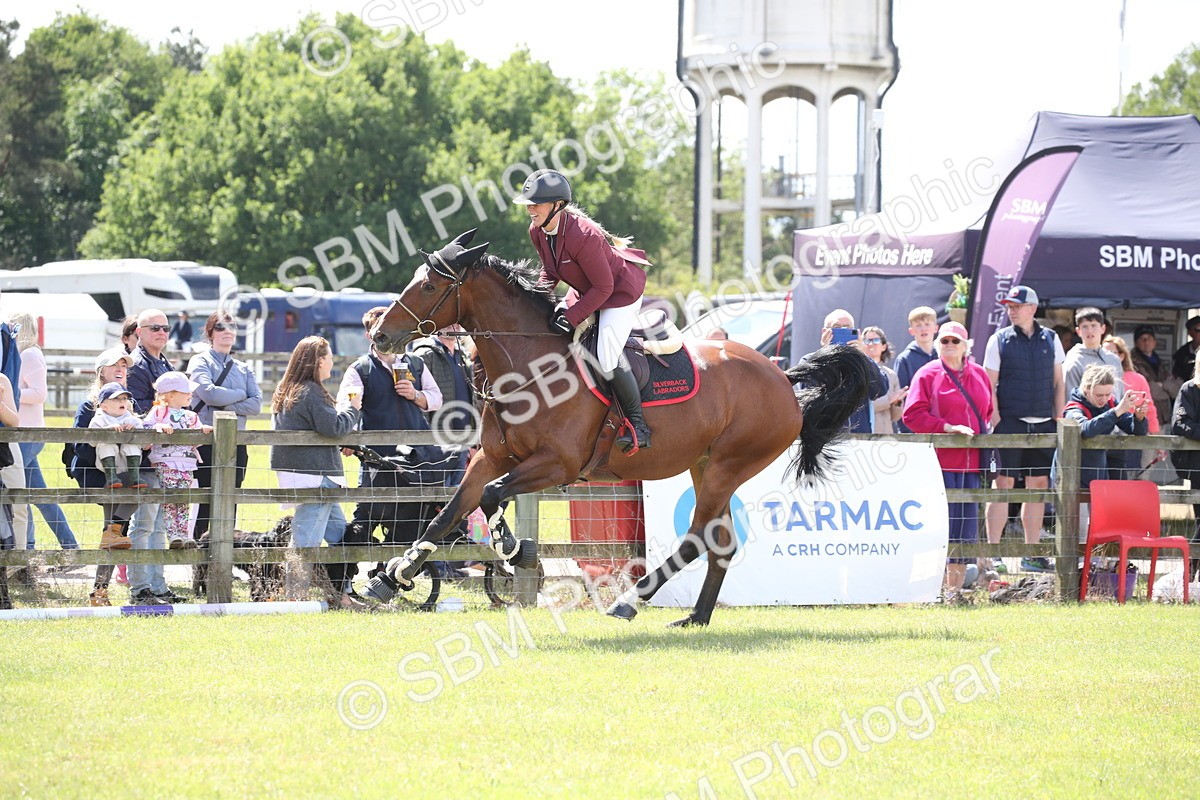 SBM_17398 - Class 208 - Senior Foxhunter 1.20m Open