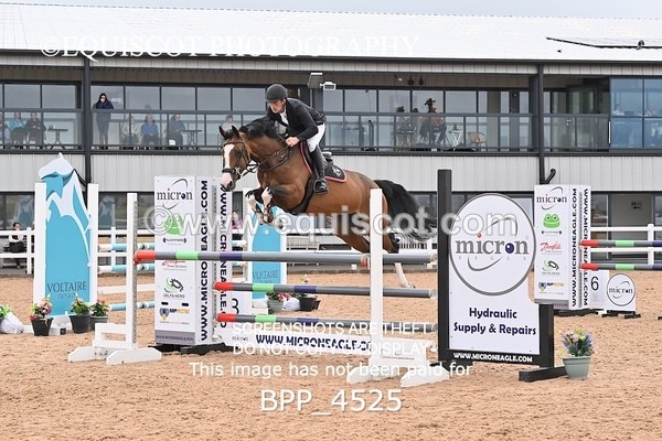 BPP_4525 - CLASS 5 WED Redpost Equestrian Senior Foxhunter/1.20m Open