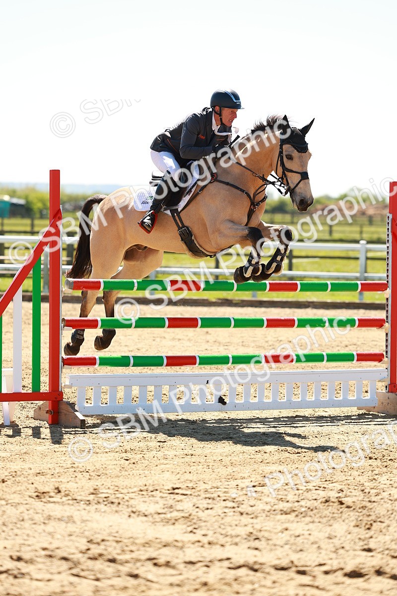 SBM_001214 - Class 4 - Senior Newcomers 1.10m