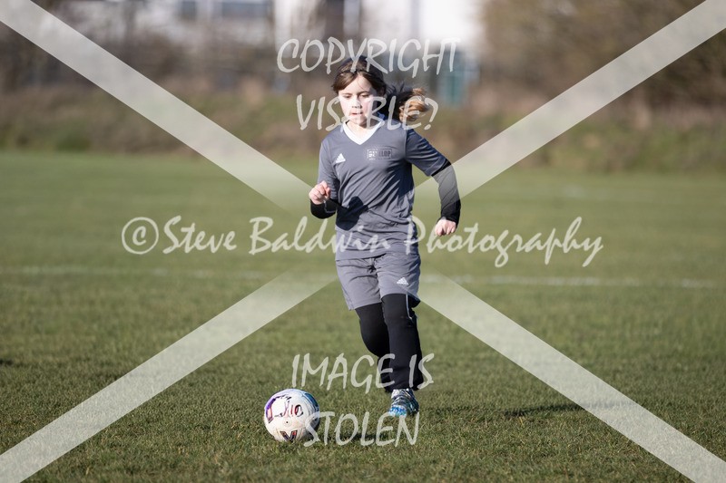 1DX31509 - 2026-01-17 FC Abbey Meads U9 Purple Girls V Develop FC U9 Girls