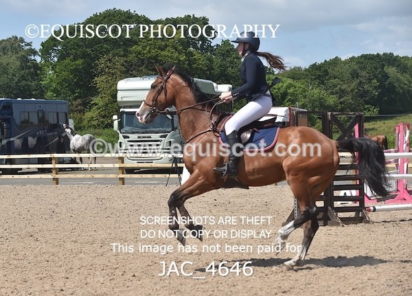 JAC_4646 - CLASS 7 Senior Foxhunter/ 1.20m Open
