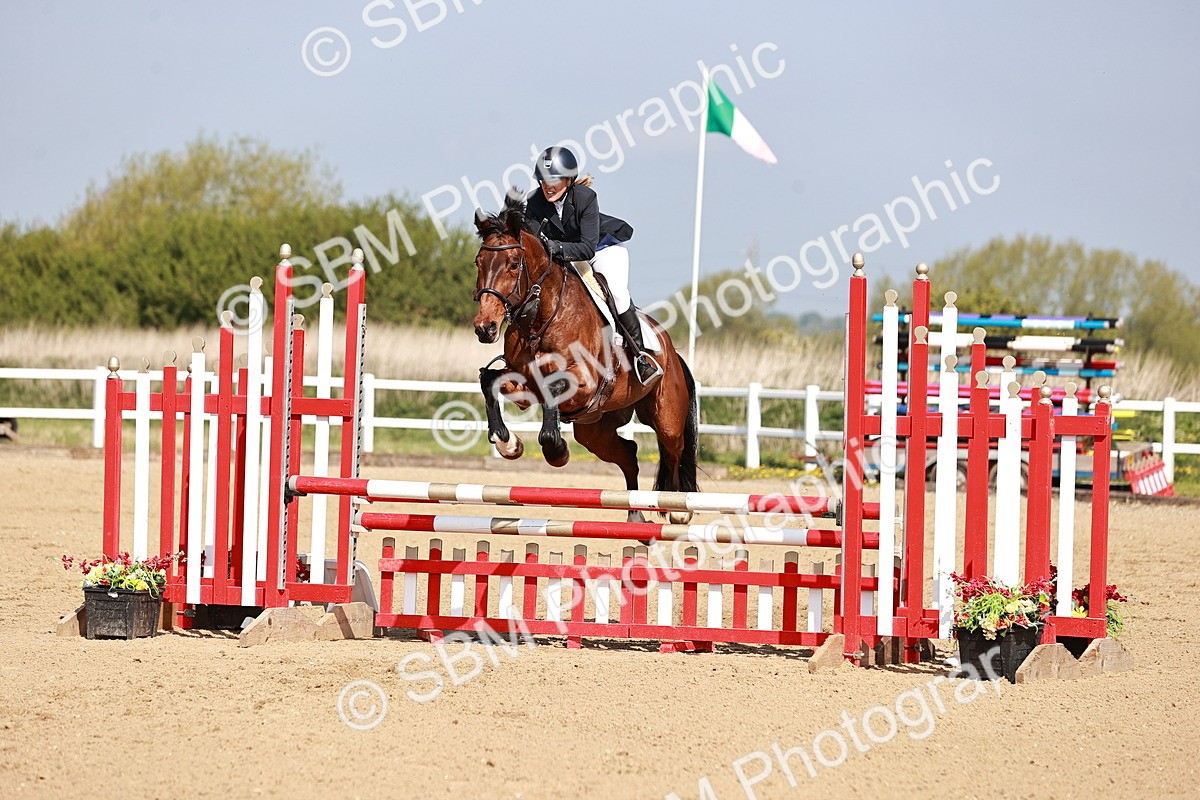  - Class 21 - Senior British Novice - 90cm