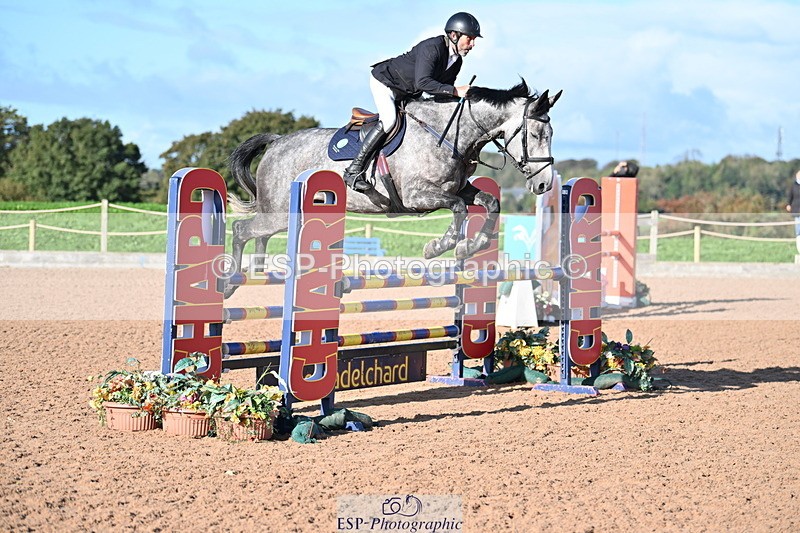 231014A-102317-04076 - Cls 18 Newcomers & 1.10m Open