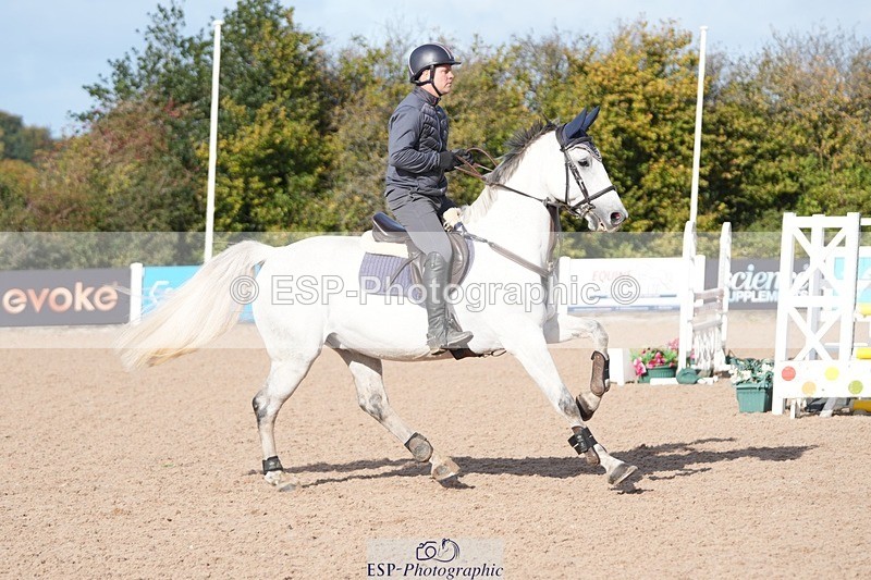 251005-103712-02589 - Cls 22 British Novice and 90cm