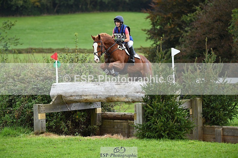 231022-132012-28415 - 322-BALLYBOLGER.LIONMAN-Sarah.Perry-XC
