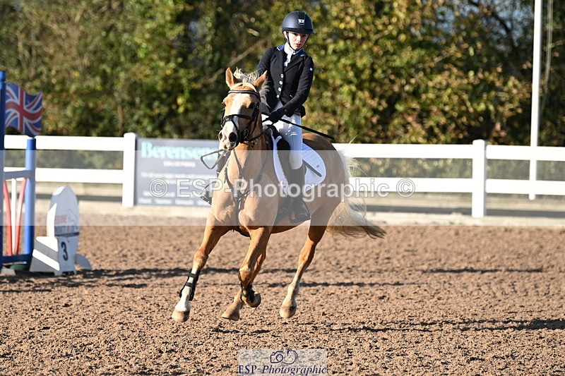 241026A-101824-00111 - SAT Cls 3 Pony Intro 70cm