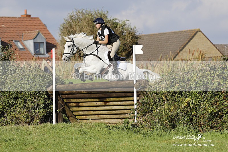  WWHT 171021 4028 - Open (1.00m)  17/10/21