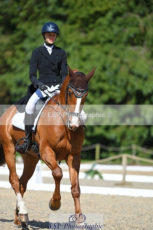 230526-160047-07240 - 252-LVS_MOVISTAR-Elizabeth_Barratt-WEDTrotUp+DR