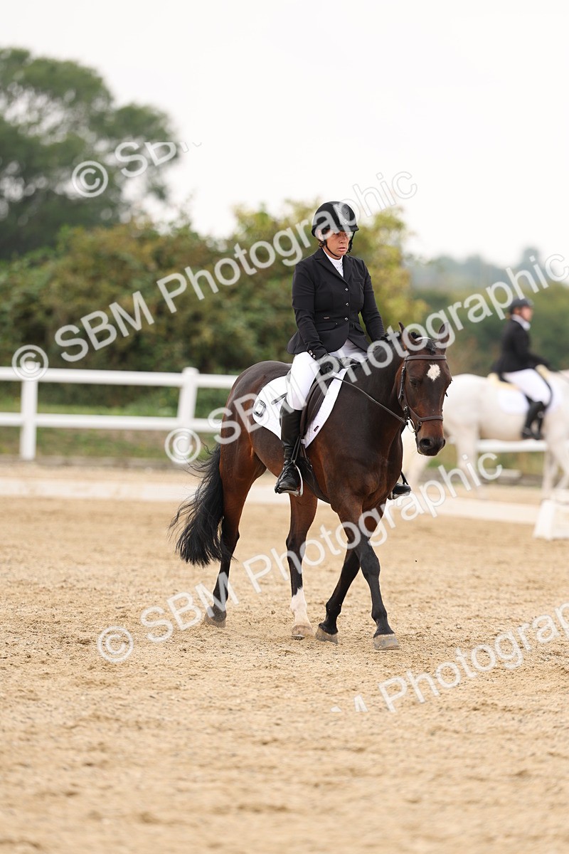 SBM_01729 - Class 9 - Novice 27 Champs
