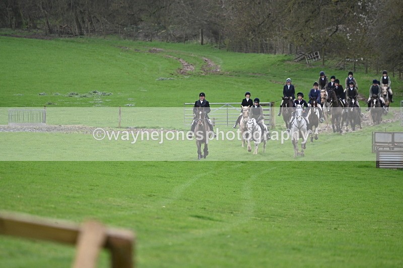 WJ6_9075 - Line Three