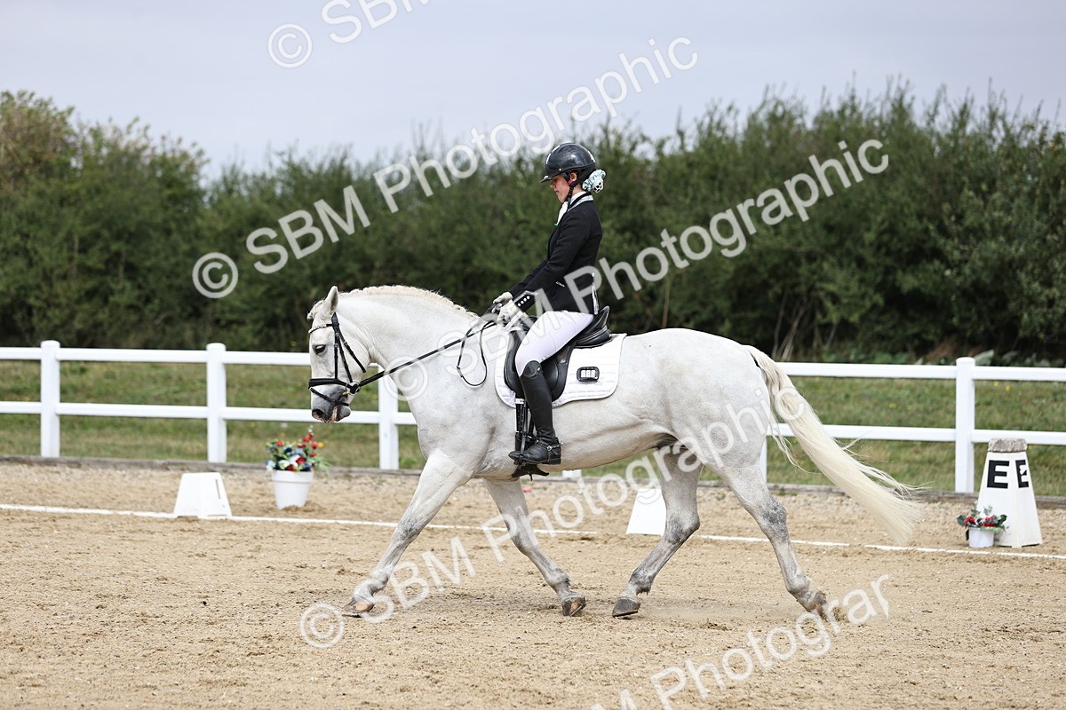 SBM_016812 - Class 14 Novice 23 - 11.53-12.56