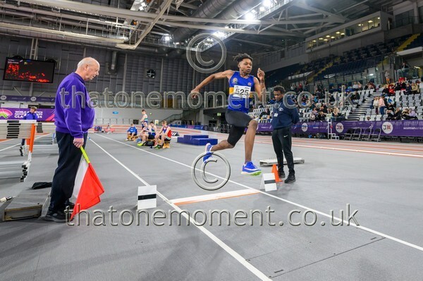 AgeInd25SAT-921679 - Field Male