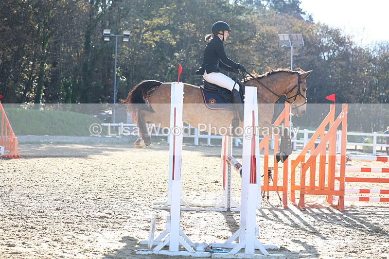3E7A5301 - Class 4: Senior British Novice/90cm open