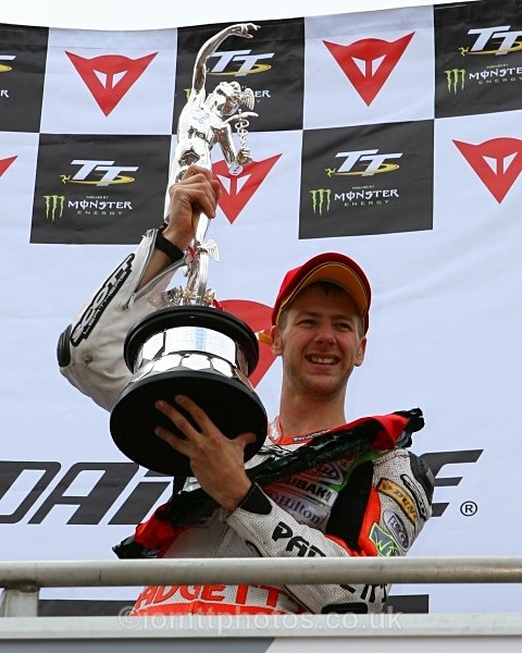  - Senior Race - TT 2010