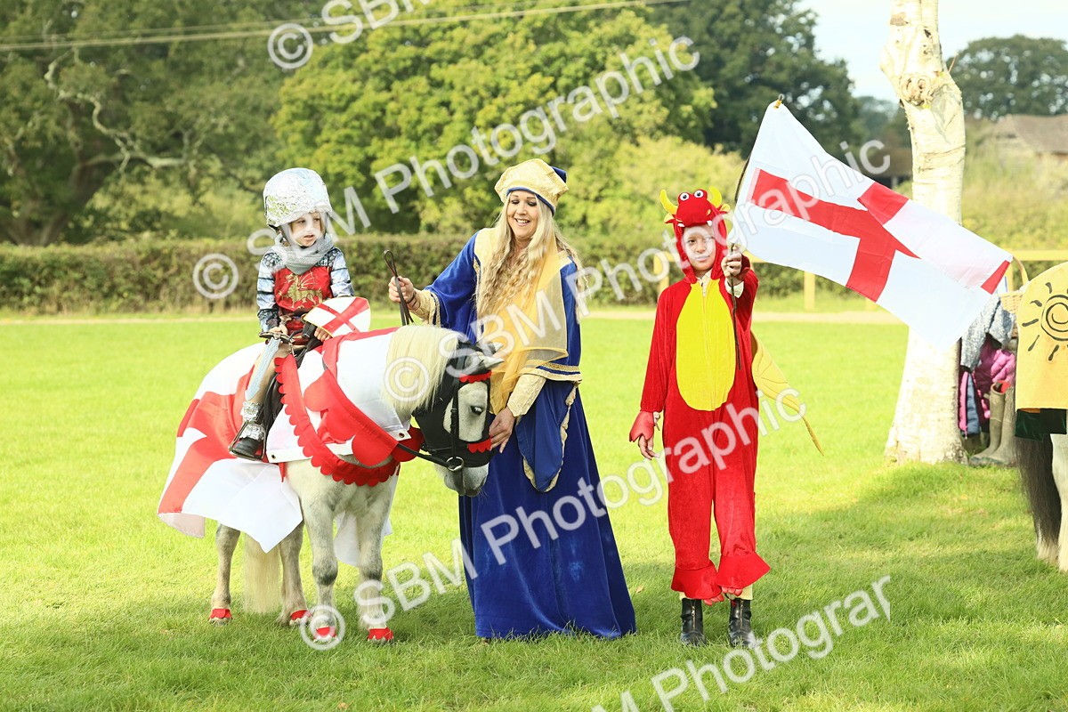 SBM_63530 - S35 - Fancy Dress Showing
