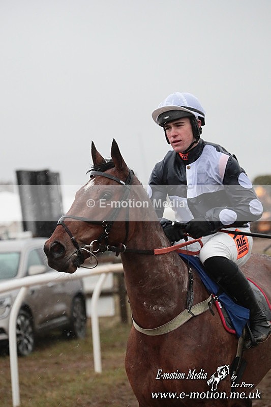 PtP 260125 1026 - Cocklebarrow Point-to-Point racing with the Heythrop Hunt 26/01/25