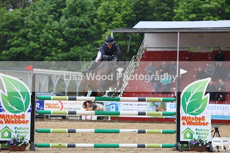 3E7A7535 - Class 9: Senior 1.30m open