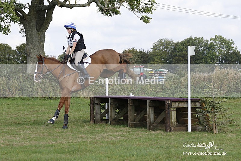  WWHT 171021 3351 - Intermediate (0.90m)  17/10/21