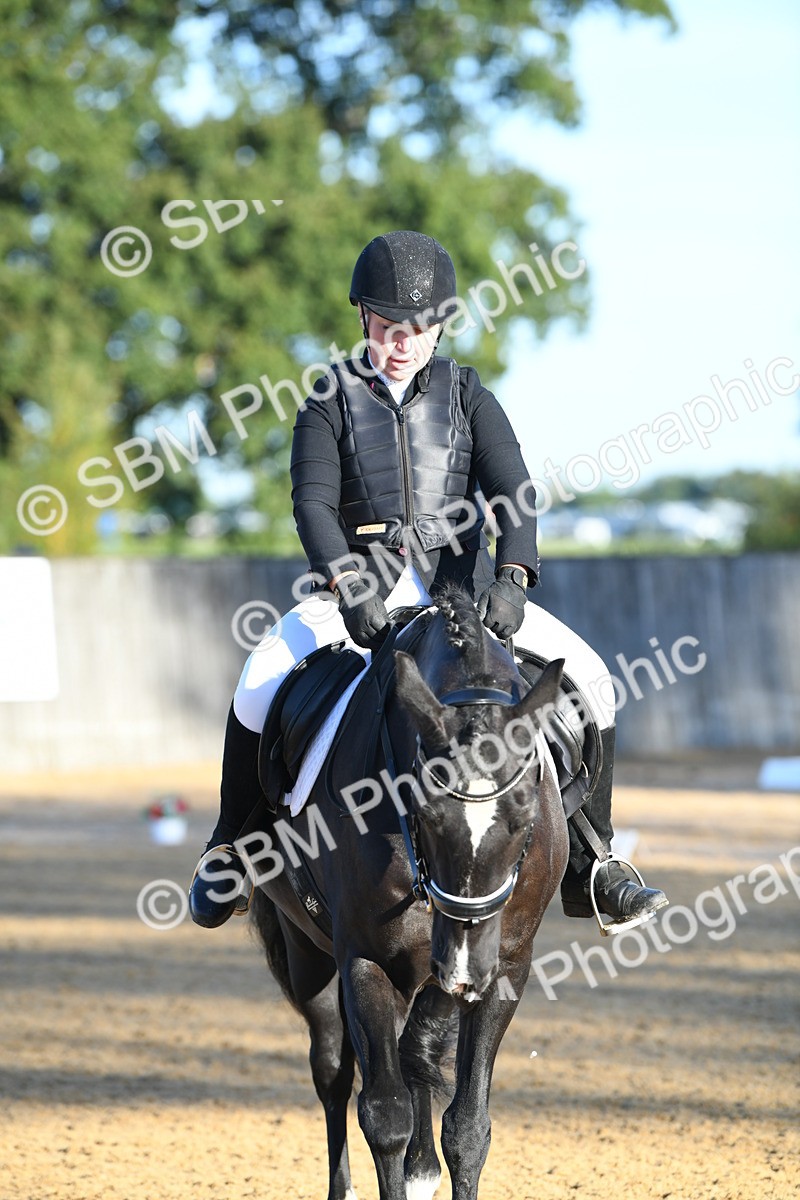 SBM_14292 - D4 - Small Tour Championship - Intro B