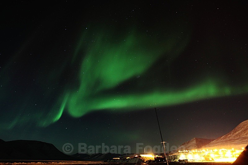 Northern light over Longyearbyen 5128 - Polar night