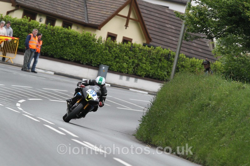 Richard McLoughlin Yamaha / mc loughlin racing - Wednesday Practice - Solos