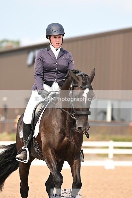 250816-150617-06094 - 027-Samantha.PringTongwynlais.Moon.Dancer