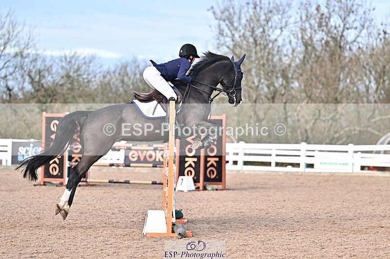 251126-122851-00459 - Cls 4 Newcomers and 1.10m