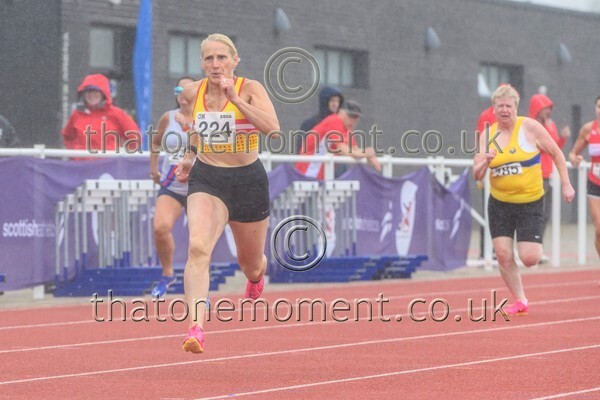 ComMast25-929876 - Track Female Set Two