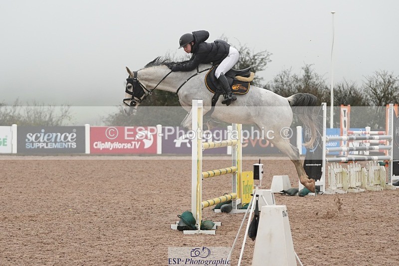 251207-121148-01998 - Cls 20 Snr Newcomers and 1.10m