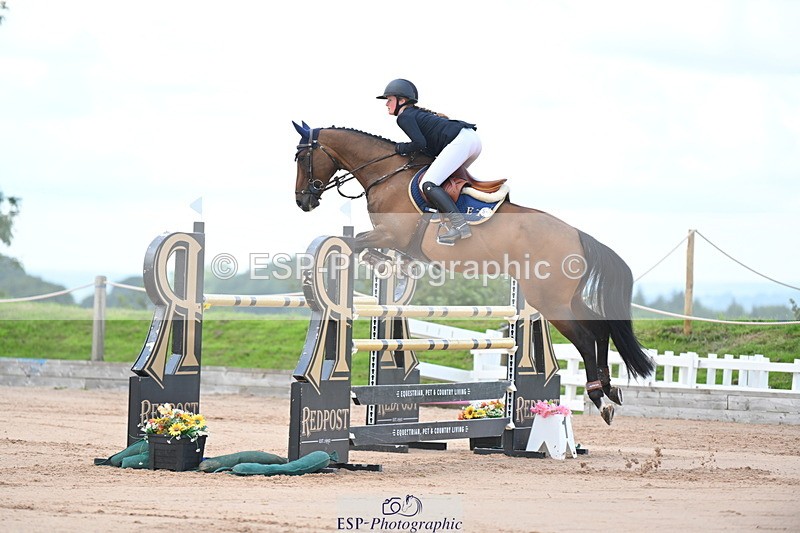 230721A-104125-05404 - Cls 6, 2 Star Medium 1.35m