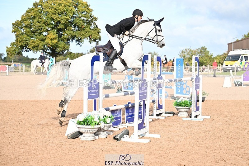 251005-101342-02703 - Cls 15 Foxhunter and 1.20m