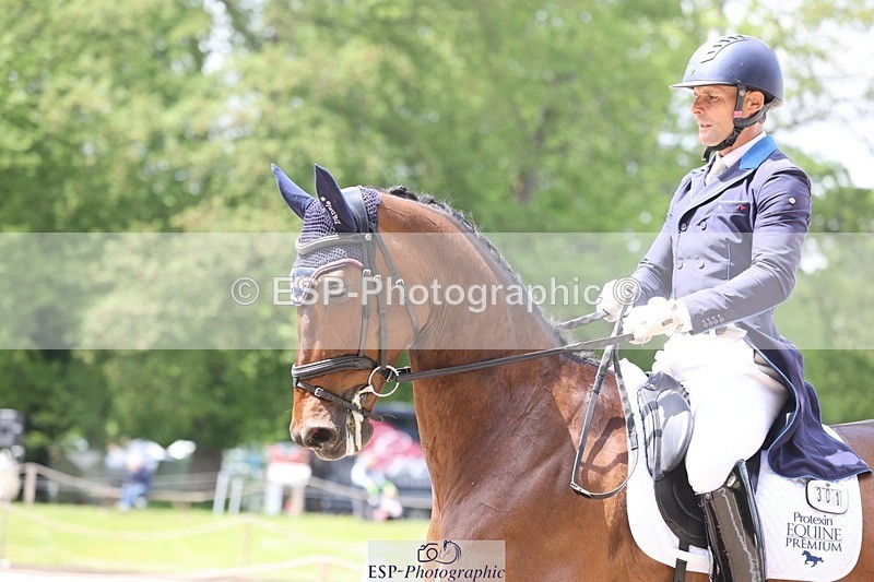 240523-130305-02510 - 301-CAMOUFLAGE-Alexander_Bragg