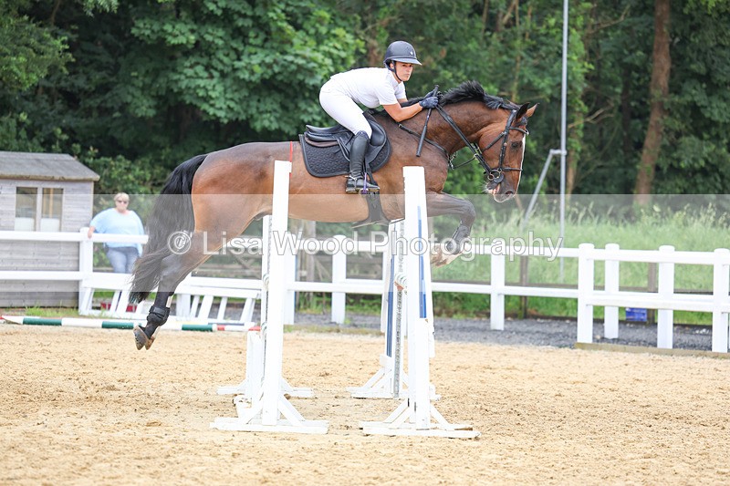 3E7A6345 - Class 8: Senior Newcomers/1.10m open