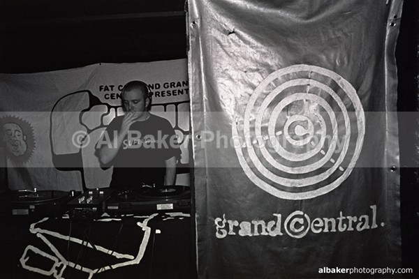 5 - Friends-&-Family @ the roadhouse 06.04.02