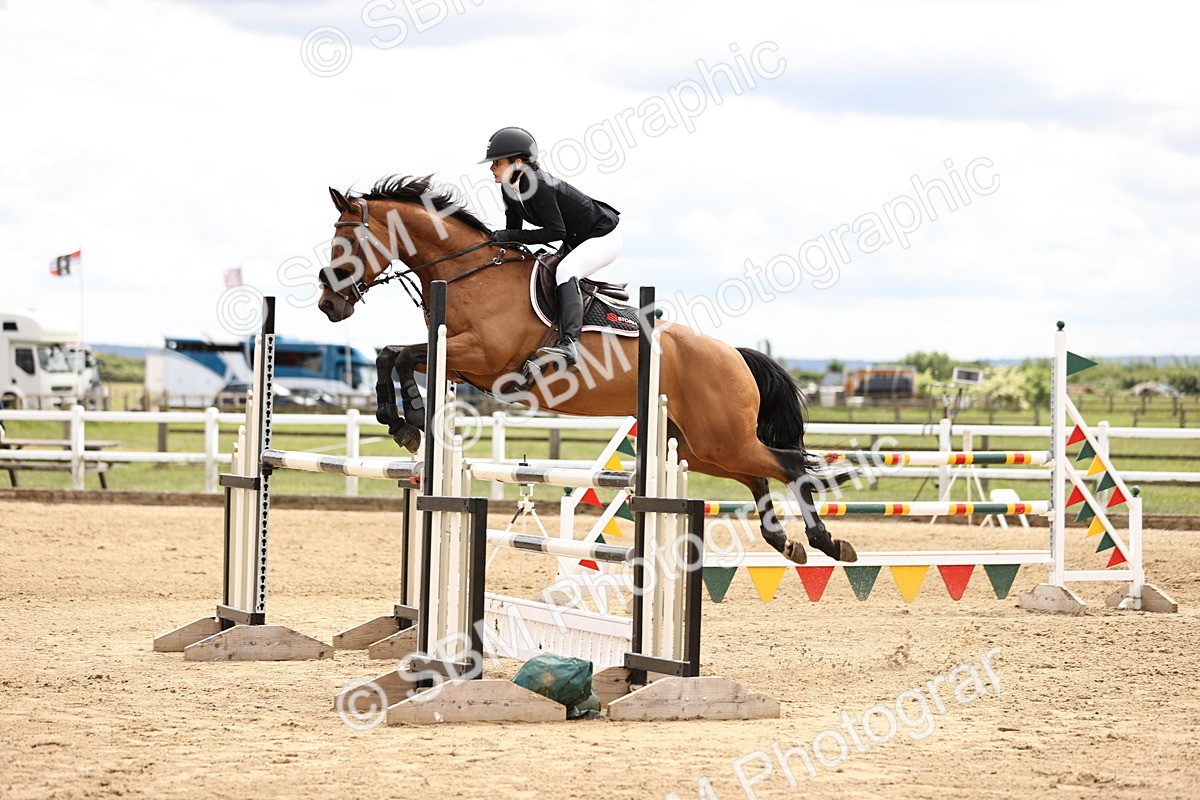 SBM_003230 - Class 11 - Senior Newcomers - 1.10m