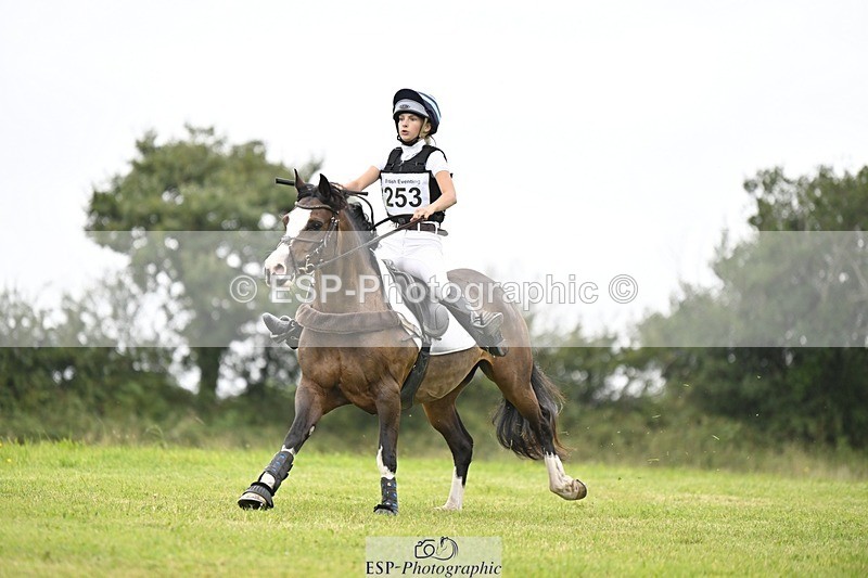 240831A-141341-03570 - 253-Kelsey.Webber-YARTY.RIBBONS