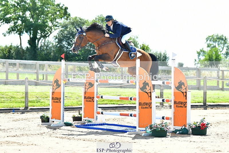 230720A-104213-01938 - Cls 5, 2 Star Medium 1.35m